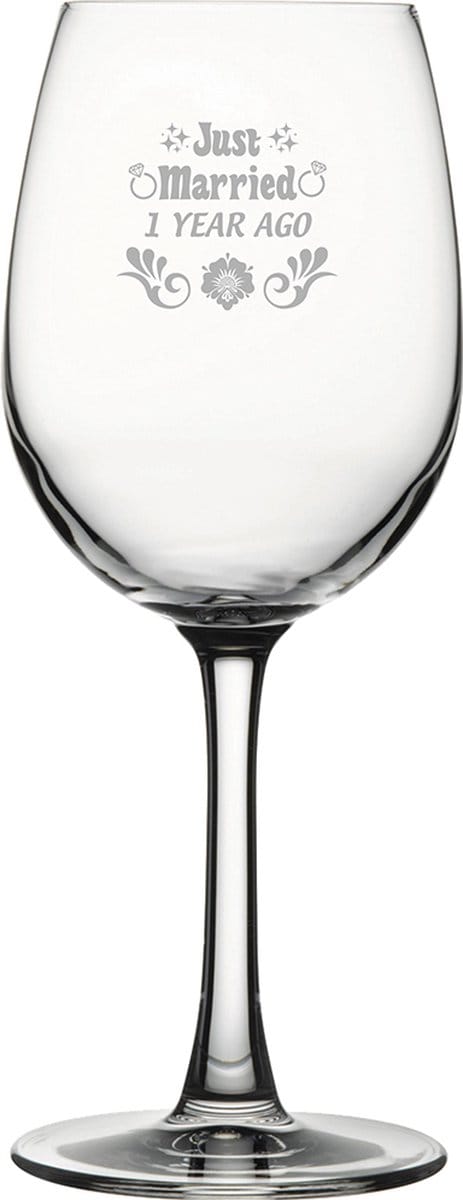 Gegraveerde witte wijnglas 36cl Just Married 1 year ago