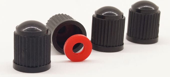Schrader (auto) ventiel - Zwart kunststof met rubberen ring ventieldoppen