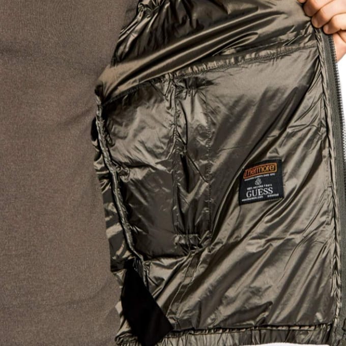 Guess heren donsjack in klassieke kleur
