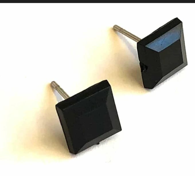 Oorstuds zwart vierkant | Oorstekers | Zwart | Stoer | Vierkant