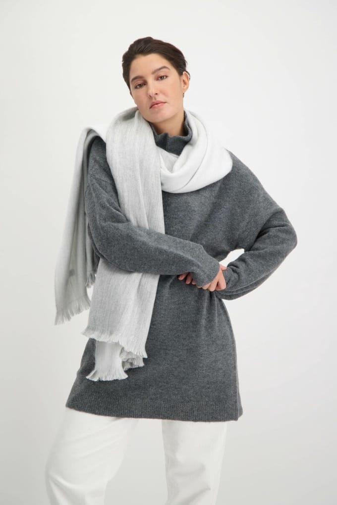 Double Scarf Light Grey / White