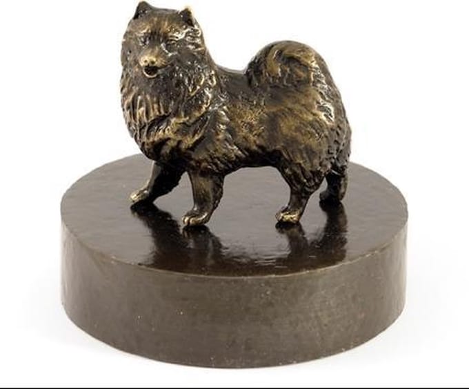 Honden urn verbronsd Samojeed