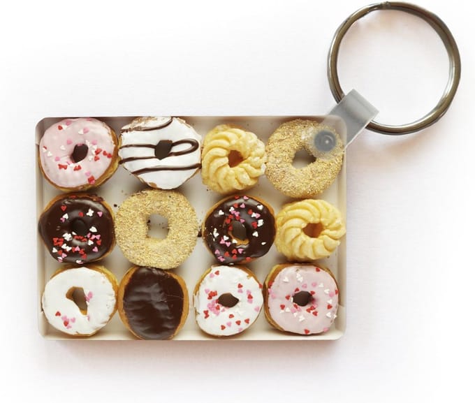 Sleutelhanger - Fastfood donuts in een doos - Uitdeelcadeautjes - Plastic