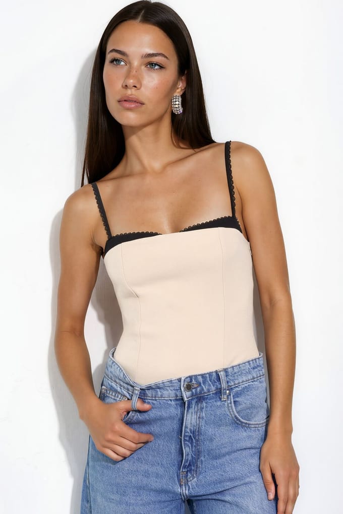 Contrast Gedetailleerde Top