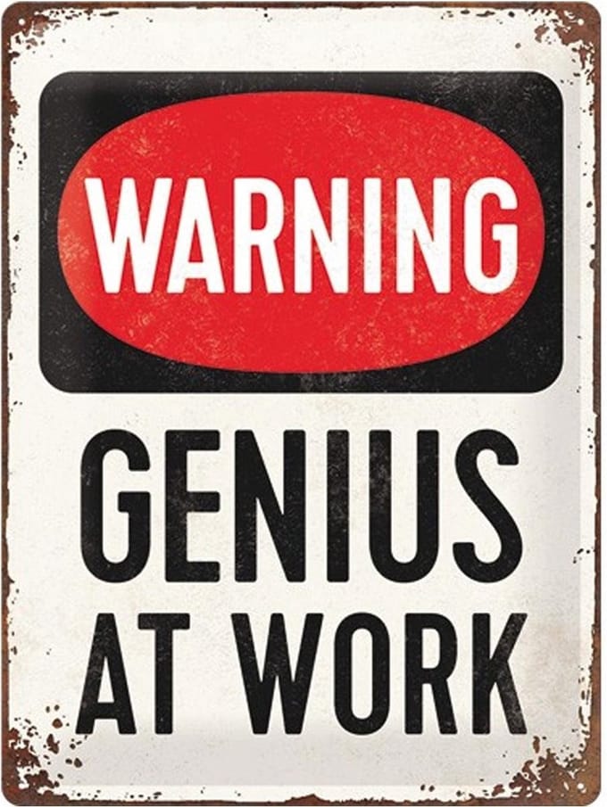 Warning Genius At Work Metalen wandbord in reliëf 30 x 40 cm