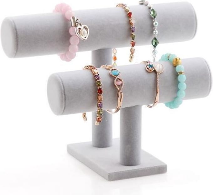Armbanden display fluweel grijs 2 rollen ©Pippashop