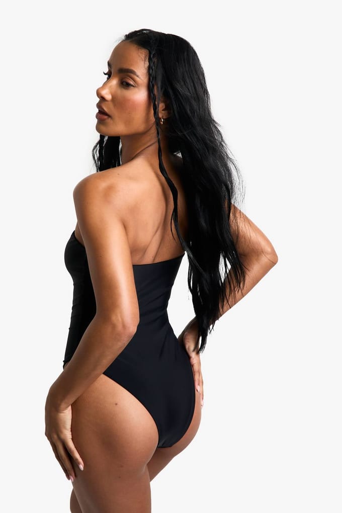 boohoo Dames Petite Badmode Essentials Bandeau Badpak | Zwart | Maat: 40