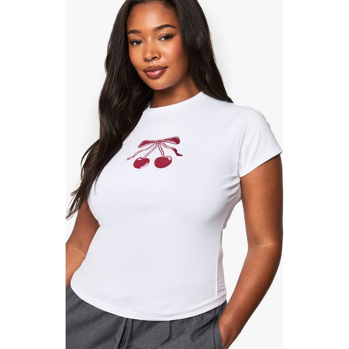 boohoo Dames PLUS CHERRY RIBBON GETAILLEERDE TOP | Wit | Maat: 44
