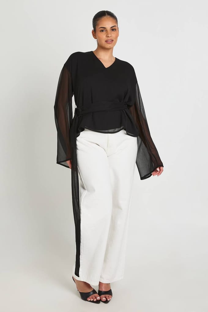 boohoo Dames Plus Maat Chiffon Wikkel Top Met Gouden Bies | Zwart | Maat: 52