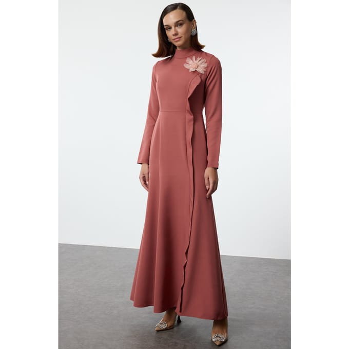 Damesjurken in roze, effen kleuren, lang, elegant, aansluitend, bescheiden model, avondjurk