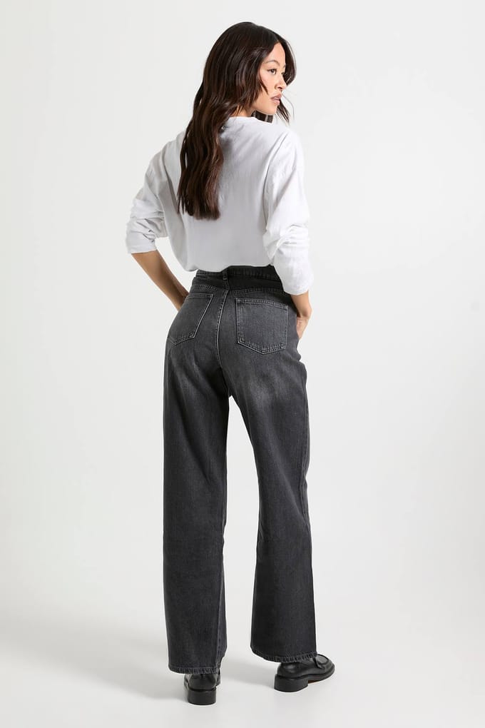 Dames Lange Boohoo Basics Hoge Taille Rechte Pijp Jeans | Washed Black | Maat: 6/36L