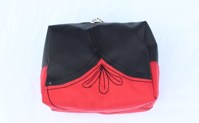 Recycle accessoires tasje | Procean | Zwart met rood