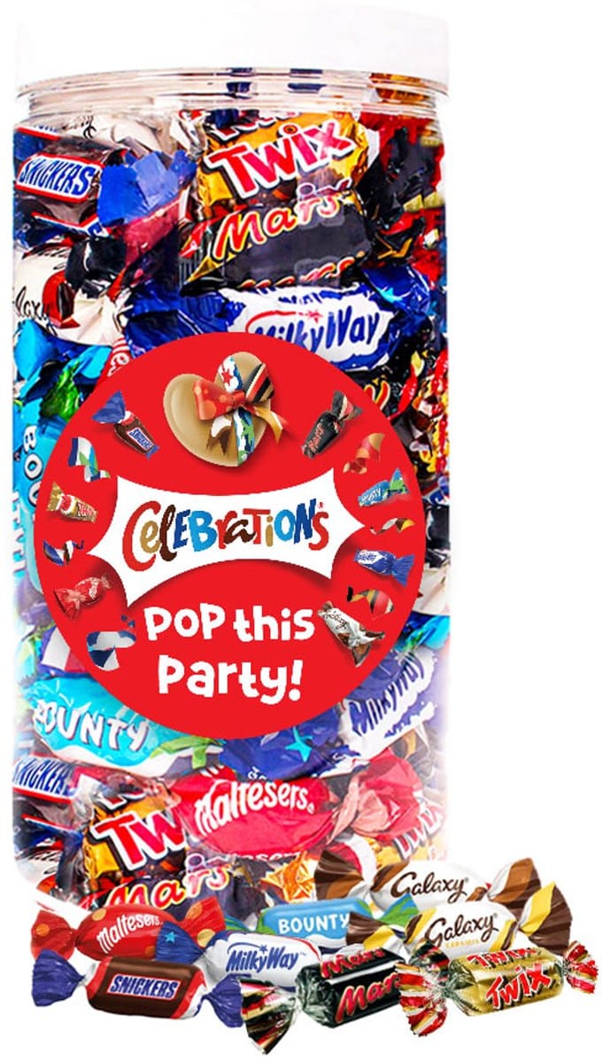 Mars Celebrations mega chocolademix met opschrift "Pop this party!" - chocolade van Twix, Snickers, Mars, Bounty, Maltesers, MilkyWay & Galaxy - 580g