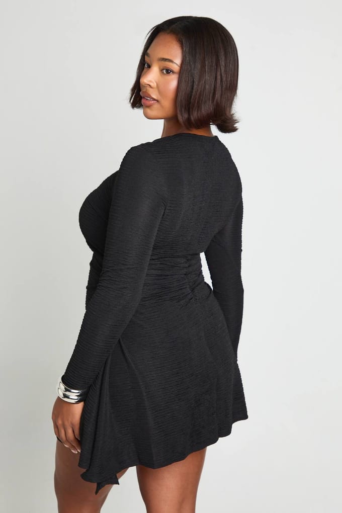boohoo Dames Plus Gerimpelde Getextureerde Flippy Skaterjurk | Black | Maat: 26