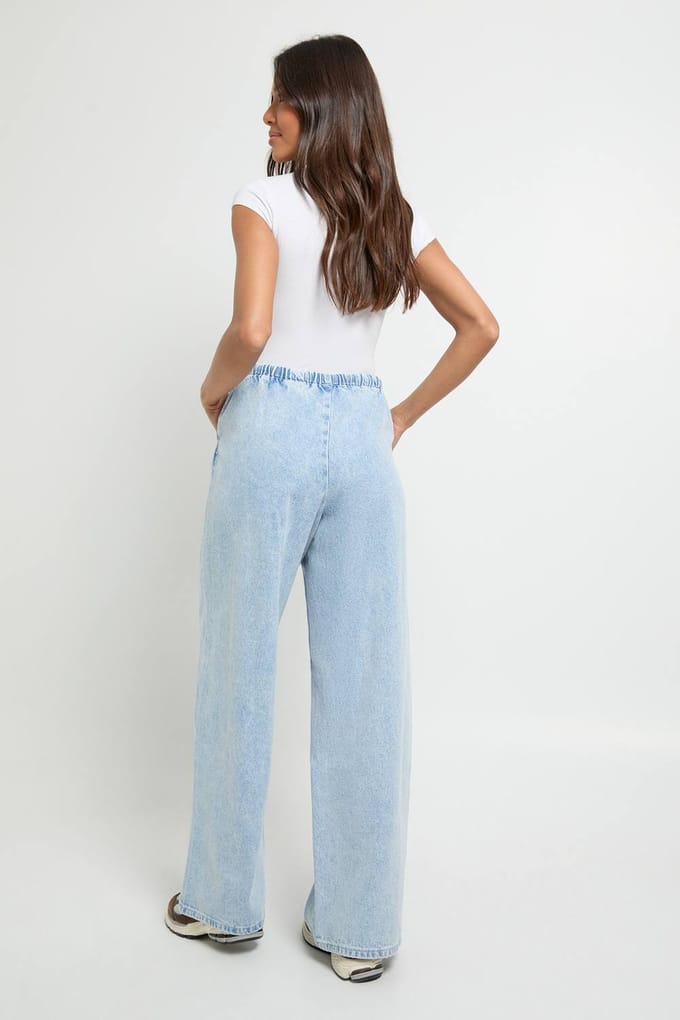 boohoo Dames Supersoft elastische tailleband jeans | Bleached Blue | Maat: 6