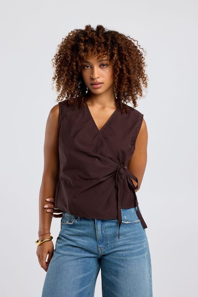 America Today Iris Dark Brown Maat: XS | Blouses Outlet | Dames | Bruin