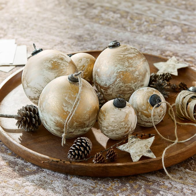 LOBERON Kerstballen set van 6 Nymeria crème/goudkleurig