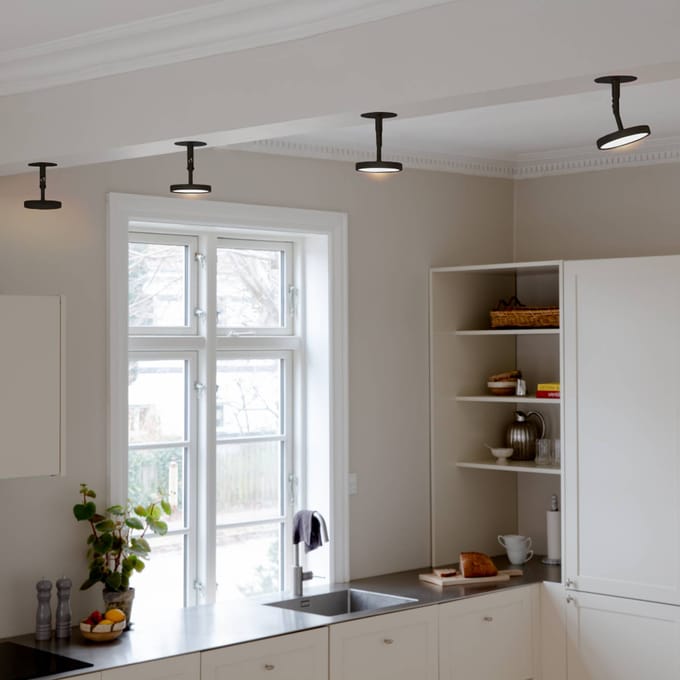 UMAGE Asteria Spot wand-/plafondlamp - zwart
