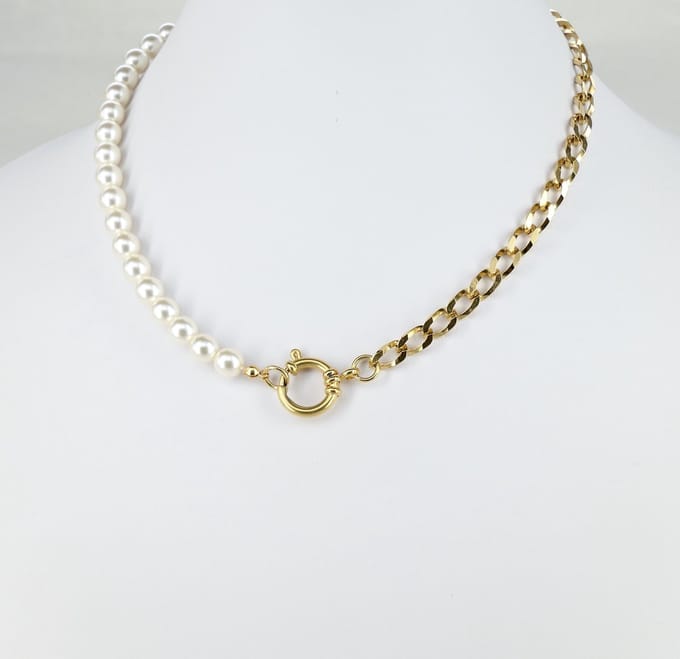 KAYEE - Moderne parel met schakelketting - crème/goudkleurig - 45cm
