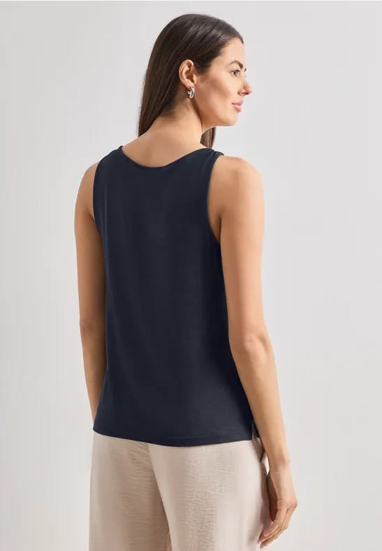 Top met boothals en schouderdetail