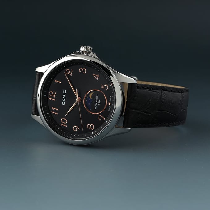 Casio Casio Collection MTP-M110L-1AVER Horloge - Leer - Zwart - Ø 41 mm