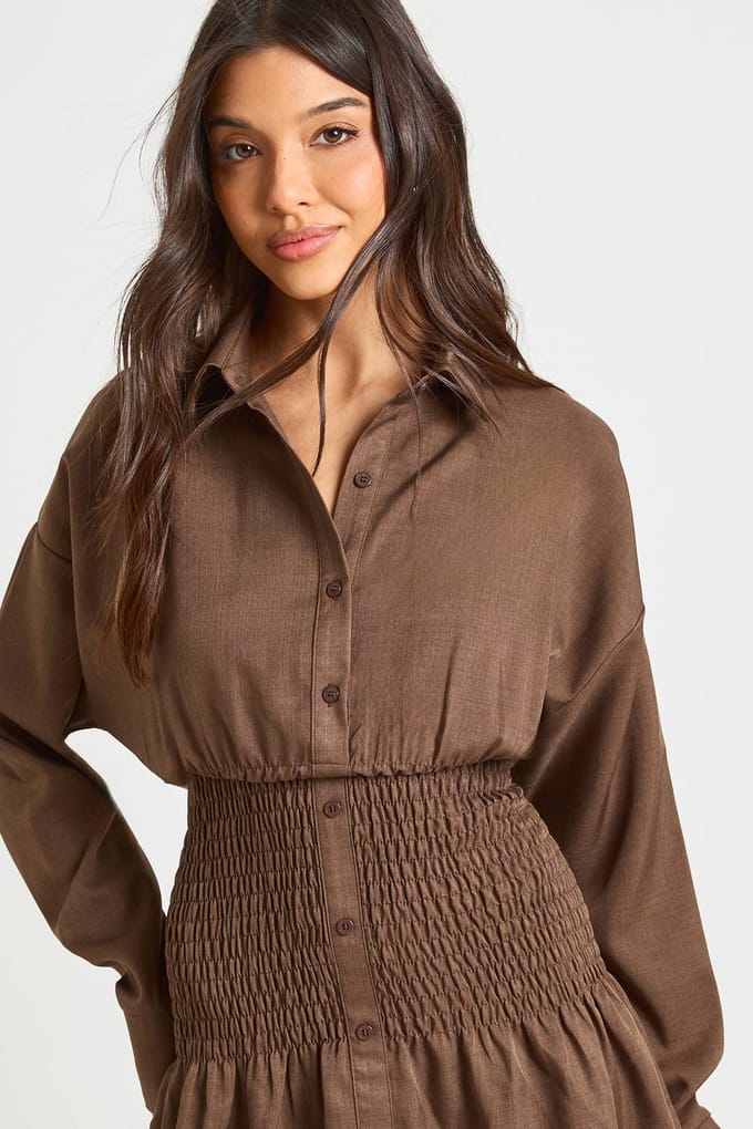 boohoo Dames Geraffelde taille overhemdjurk | Chocolate | Maat: 8