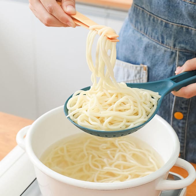 Plastic Schuimspaan Grote Capaciteit Hittebestendig Multifunctioneel Fijn Gesleufde Lepel met Klem gray
