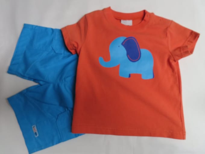 Wiplala - Jongens - Ensemble - Tshirt+ short - olifant - 1 jaar 80