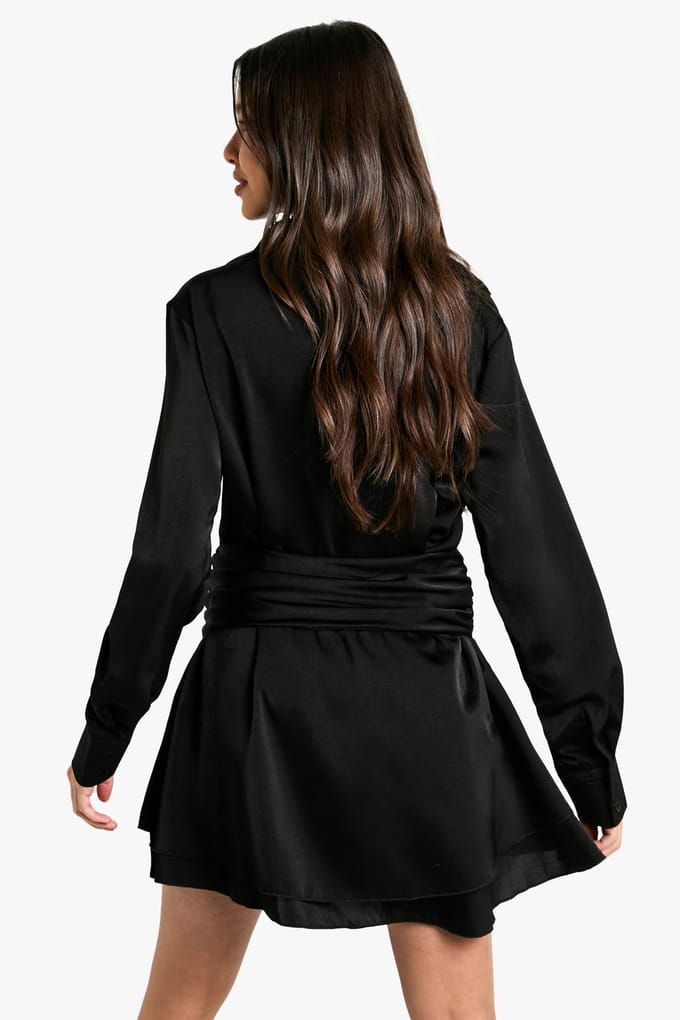 boohoo Dames Satijn-overhemdjurk met ruchering | Black | Maat: 14