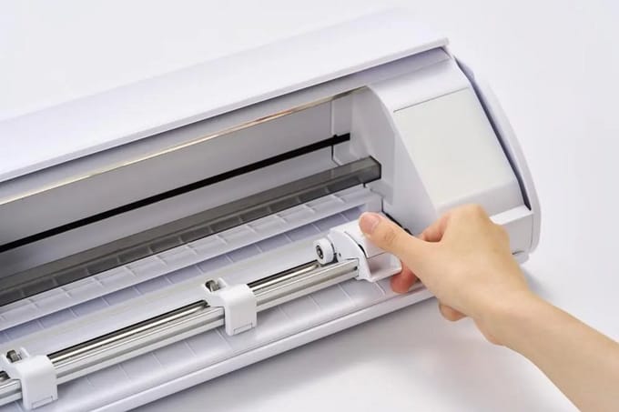 Silhouette CAMEO 5 Alpha "Glossy White"