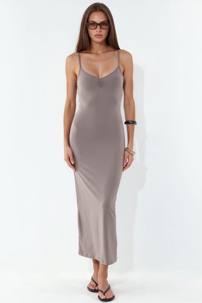 Mouwloze midi-slipdress