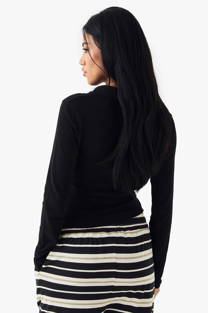 Dames DSGN Studio Doorknoop Kraag Getailleerde Top | Black | Maat: 3XL