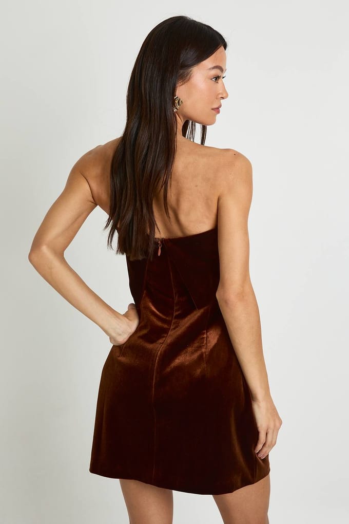 boohoo Dames Lange fluwelen Bardot crepe jurk | Chocoladebruin | Maat: 42