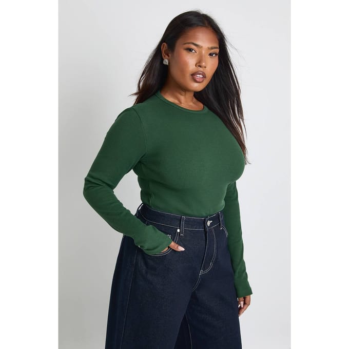 boohoo Dames Plus Basic Geribbelde Lange Mouwen Getailleerde Longline Top | Woud | Maat: 46