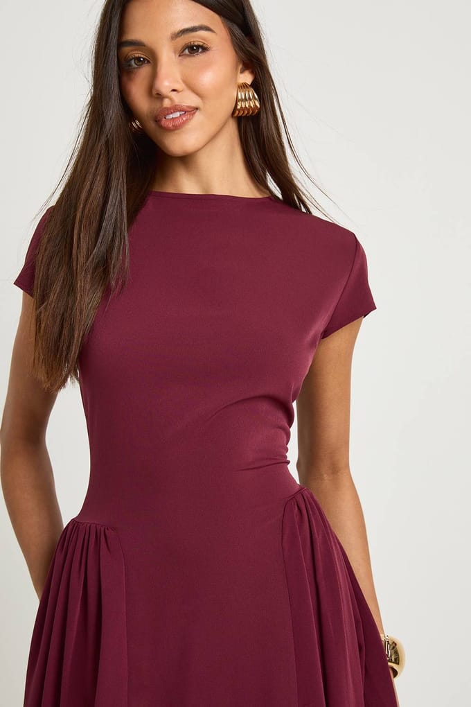 boohoo Dames Getextureerde volume-rok midaxi jurk | Bordeaux Rood | Maat: 36