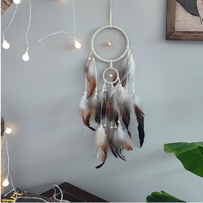 Dromenvanger met bruine veren - Wandhanger Dromenvanger Slaapkameraccessoires - Windgong Dromenvanger gray