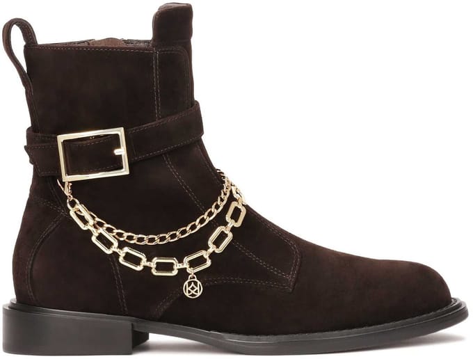 Brown boots with detachable chains