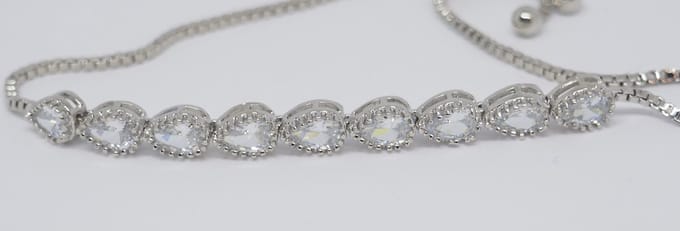 Druppel armband | met steentjes | zilver gekleurd