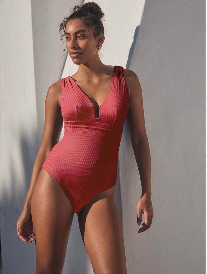 Next - Dames - Buikcorrigerend badpak met lage hals - Rood