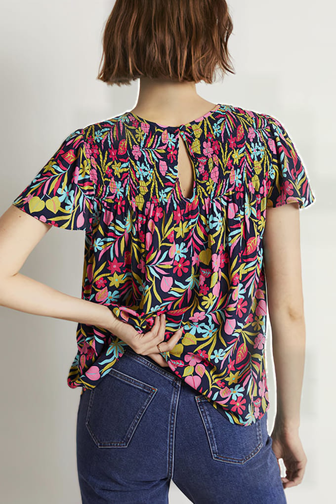 Boden Layla Printed Smocked Top Nvy Maat: 6 | Blouses Outlet | Dames