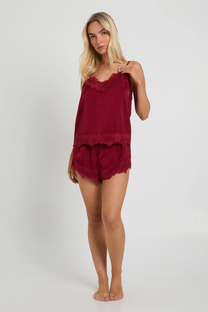 boohoo Dames Cami- en shortpyjamaset met wimperkant | Bordeaux Rood | Maat: 42