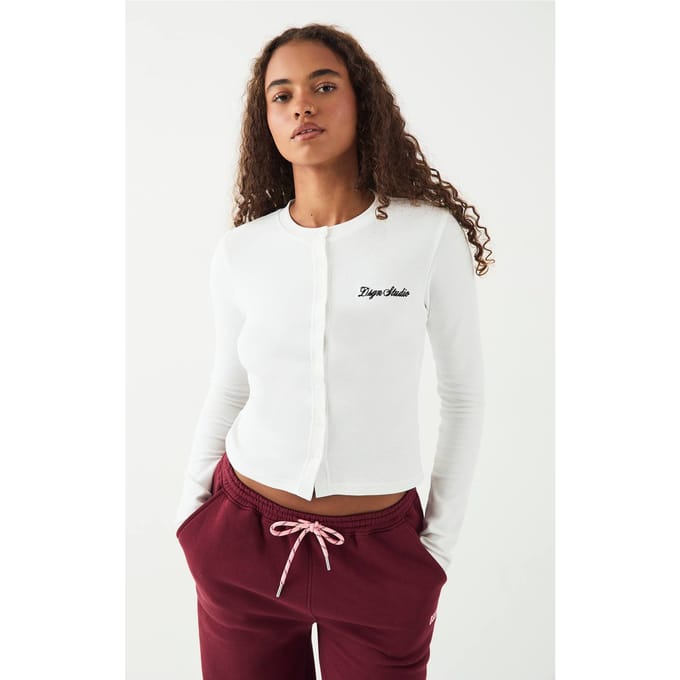 Dames DSGN Studio Geribbelde Script Borduurwerk Doorknoop Lange Mouw Top | White | Maat: 2XL