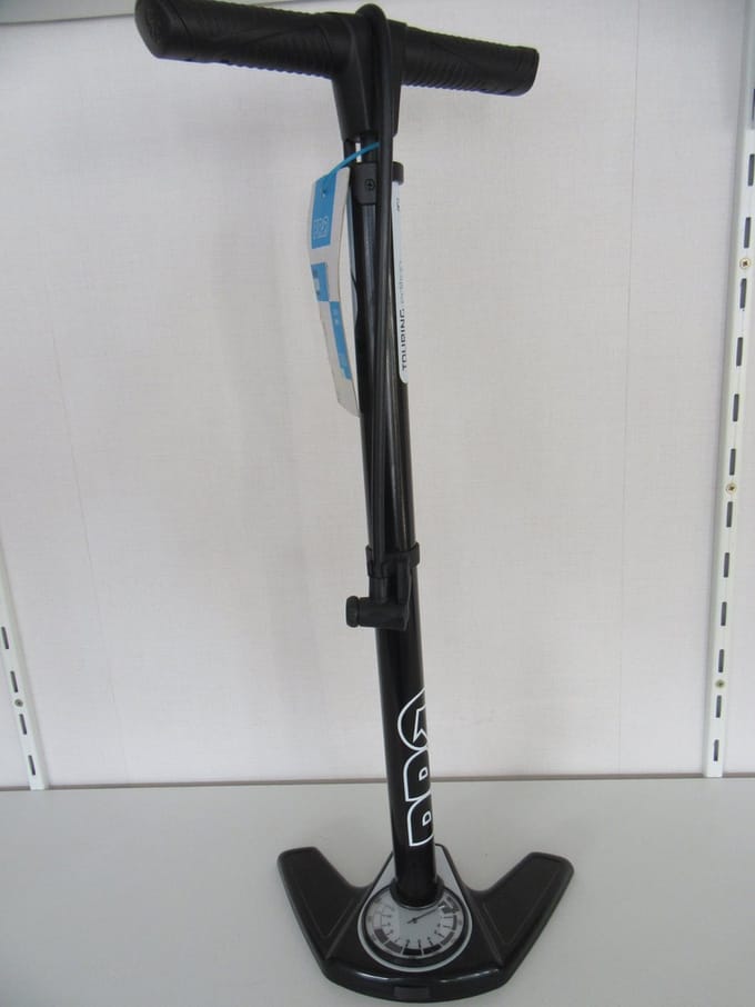 Pro - Powers your performance -  Voetpomp touring - Zwart /wit