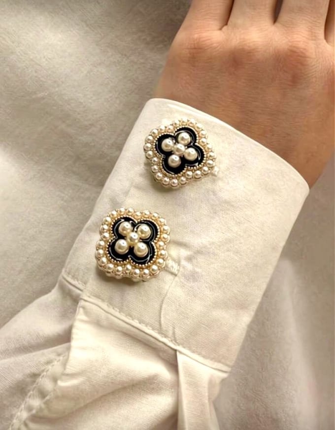 Knopen set kraag - button covers - knopen set - buttoncovers - decoratieve knopen - knopen voor op een blouse - knopen voor aan mouwen - knopen - button set - 2 paar - button covers