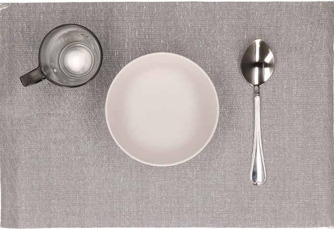 Svenska living Placemats - 12x stuks - licht grijs - polyester - 45 x 30 cm