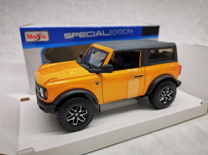 Ford Bronco Badlands 2021 Oranje 1-24 Maisto