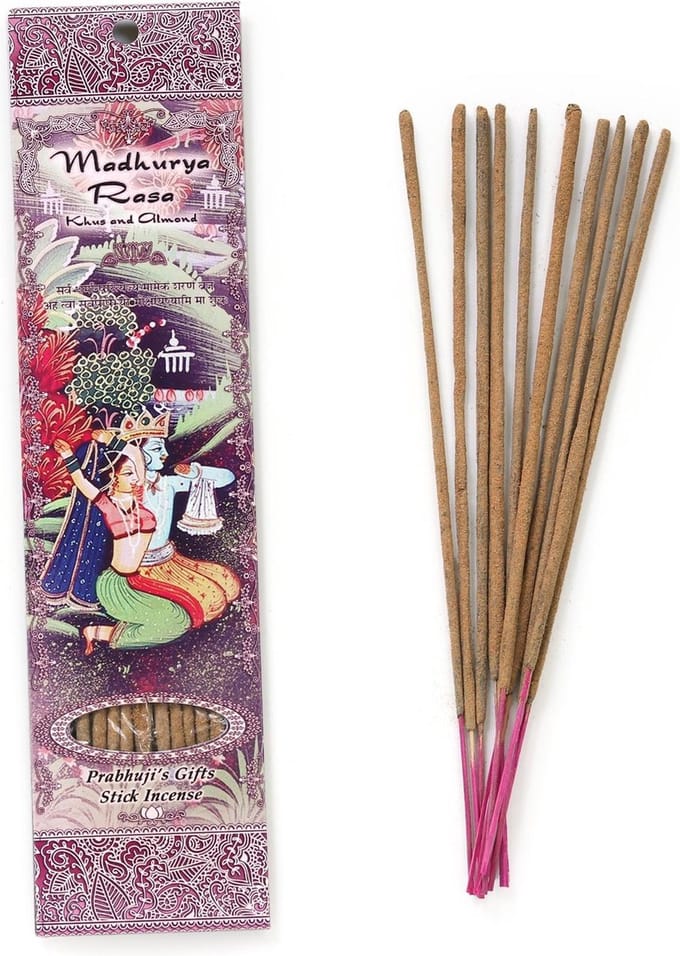 Wierooksticks, handgerold, 'Madhurya Rasa' met khus en amandel, 20 sticks