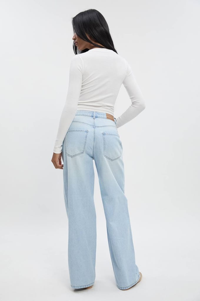 boohoo Dames Midden taille losse pasvorm skaterjean | Gebleekt | Maat: 44