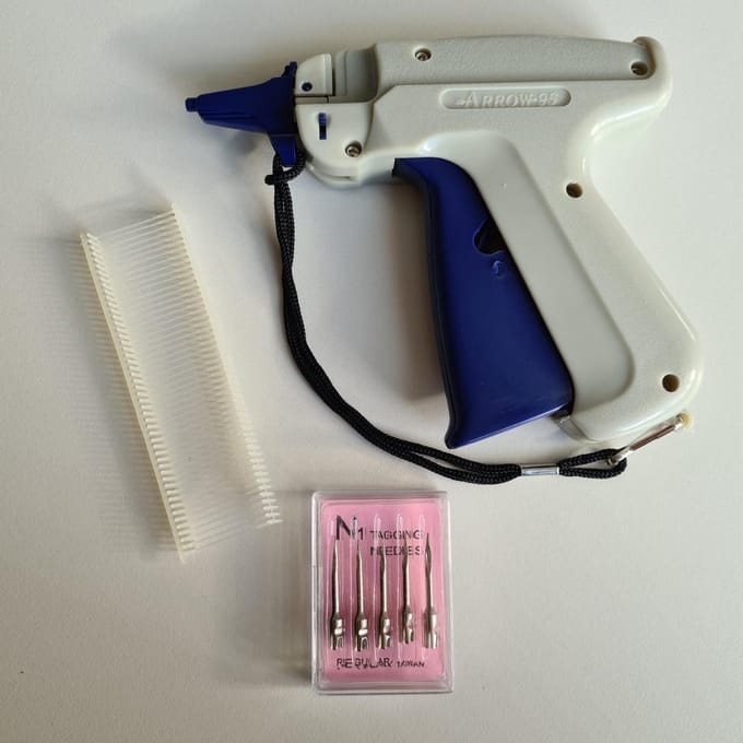 Arrow 9S Starterset - Ridderspoortang/Textieltang + textielpins + 1 doosje naalden