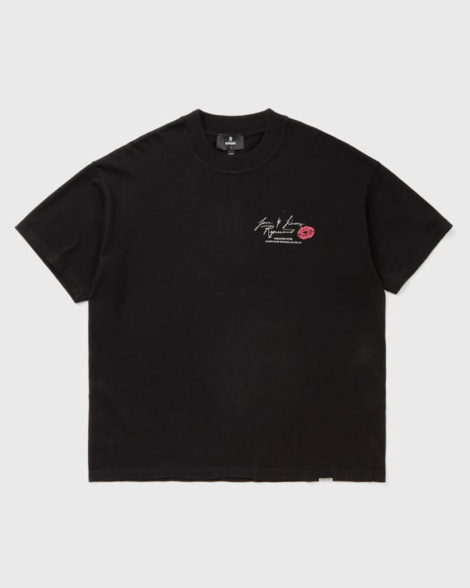 LOVE AND KISSES TSHIRT